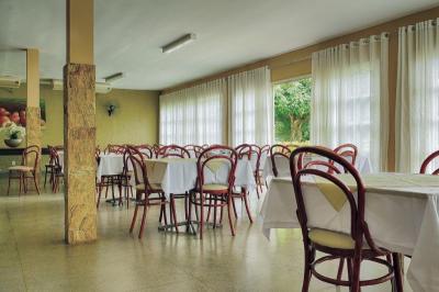 hotel-em-padua-cafe.jpg